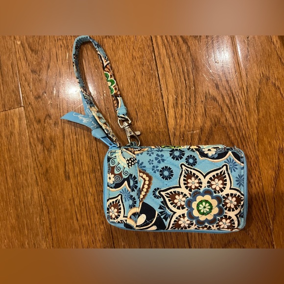 Vera Bradley Bali Blue All in One Floral Wristlet - Picture 2 of 4